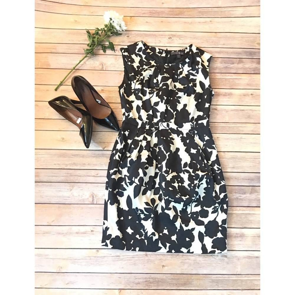Black and white floral dress 👗